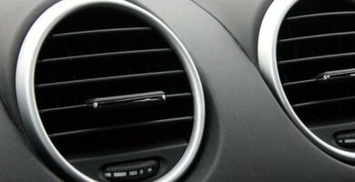 Dlaczego klimatyzator mojego samochodu nie chlodzi